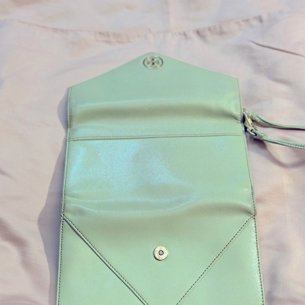 Vintage Tori Burch Envelope Clutch in Pale Green - Picture 3 of 10